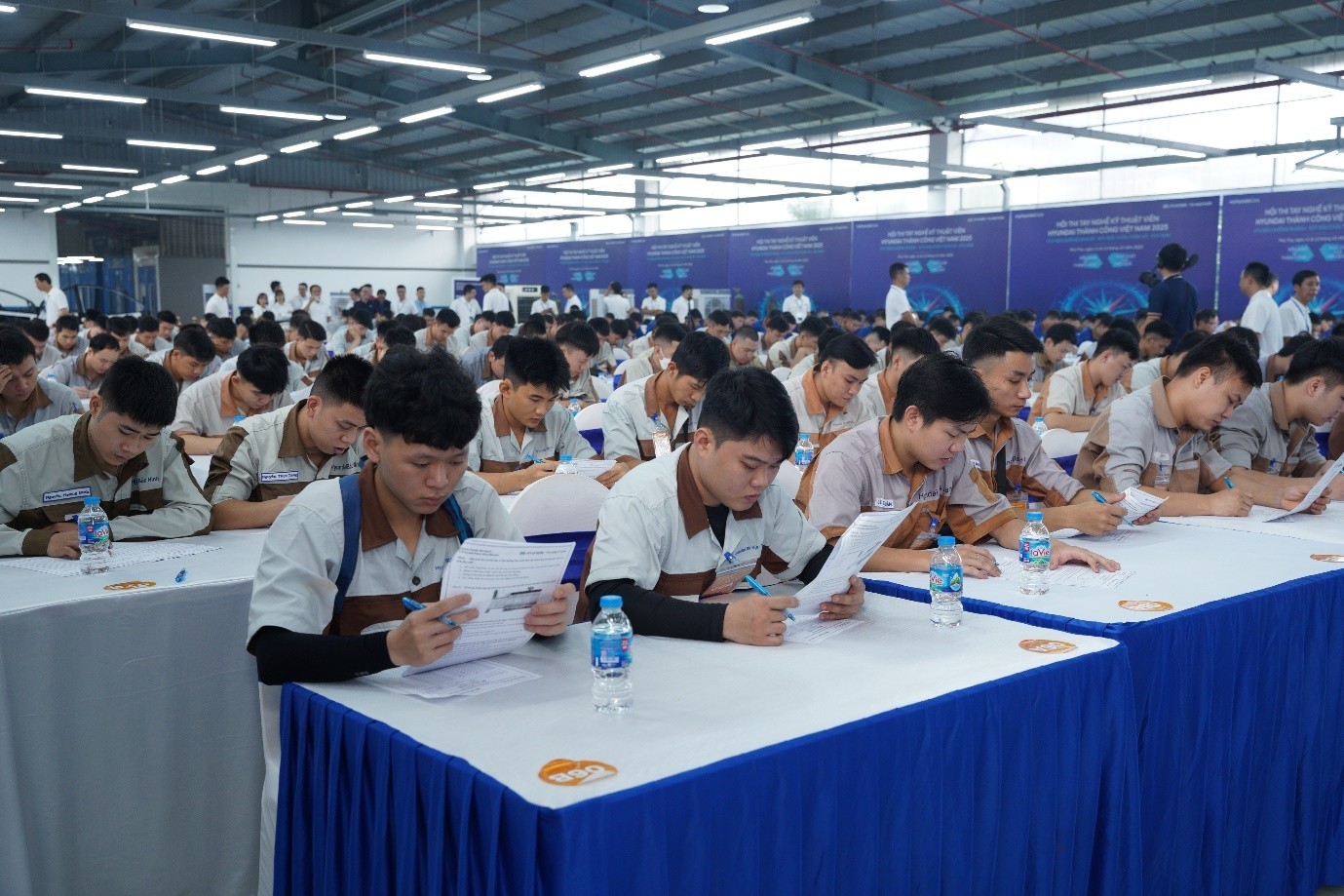 HỘI THI TAY NGHỀ KỸ THUẬT VIÊN HYUNDAI THÀNH CÔNG VIỆT NAM 2025 – KIÊN ĐỊNH VÀ THỰC CHẤT LÀ NỀN TẢNG CHO HIỆU QUẢ VÀ THÀNH CÔNG