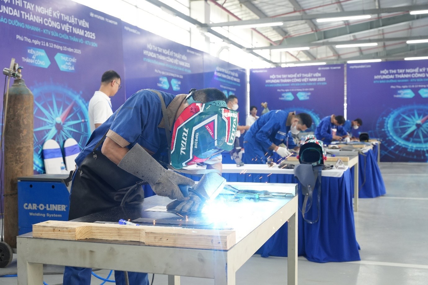 HỘI THI TAY NGHỀ KỸ THUẬT VIÊN HYUNDAI THÀNH CÔNG VIỆT NAM 2025 – KIÊN ĐỊNH VÀ THỰC CHẤT LÀ NỀN TẢNG CHO HIỆU QUẢ VÀ THÀNH CÔNG